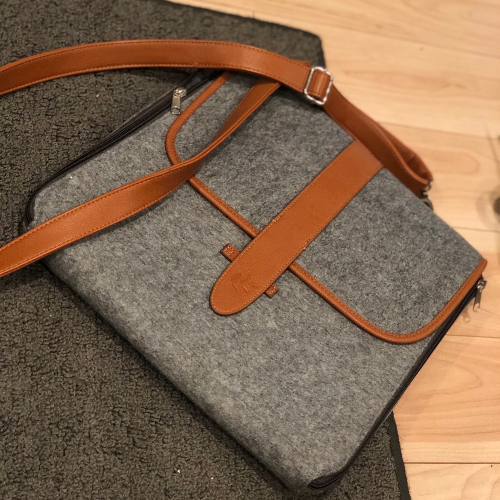 Side Satchel: Laptop Bag